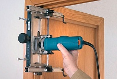 Профессиональная установка дверей